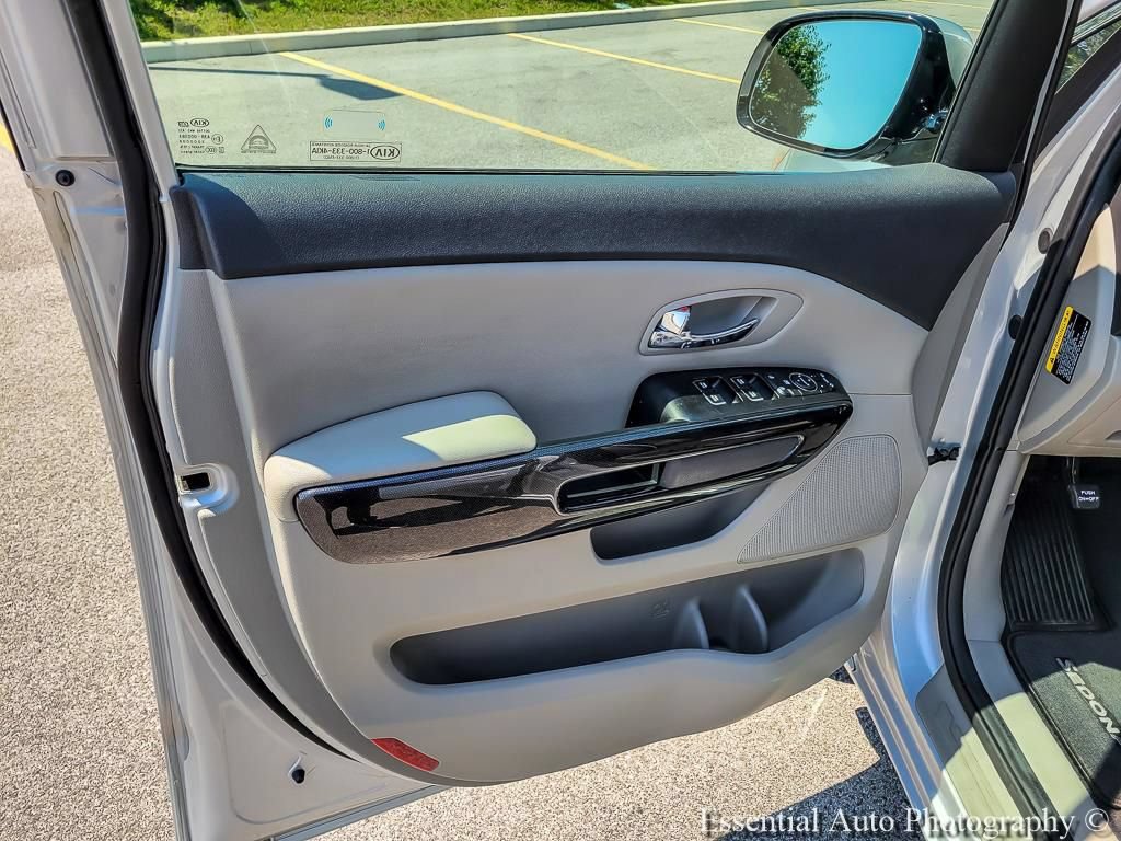 Used 2016 Kia Sedona EX FWD image 22