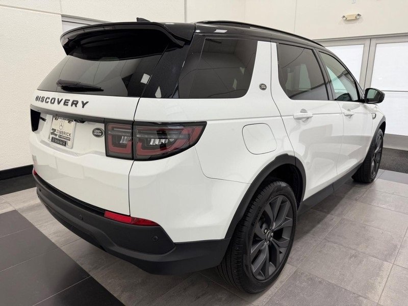 Used 2023 Land Rover Discovery Sport SE image 2
