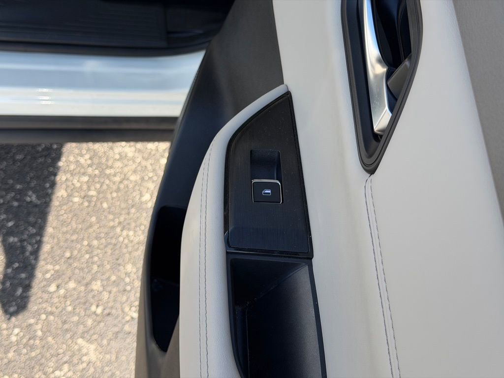 Used 2025 Nissan Rogue SL w/ Tech Package image 23