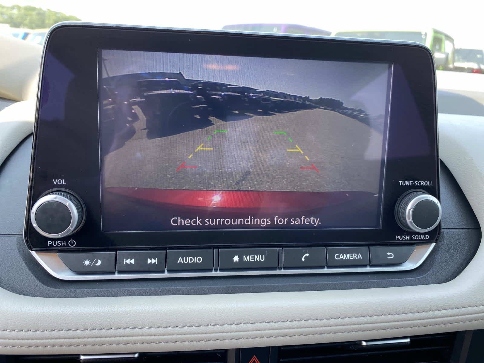Used 2025 Nissan Rogue SV AWD/4WD image 13