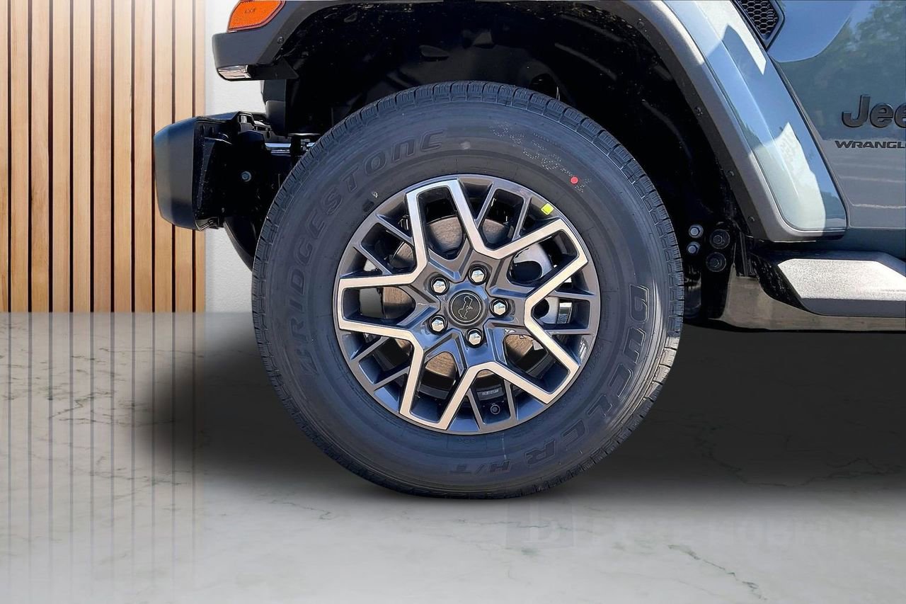 New 2026 Jeep Wrangler Sahara AWD/4WD image 32