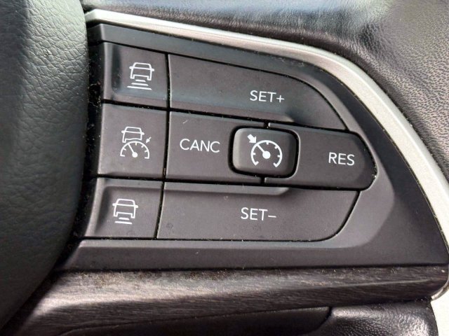 Used 2021 Jeep Grand Cherokee L Limited AWD/4WD image 26