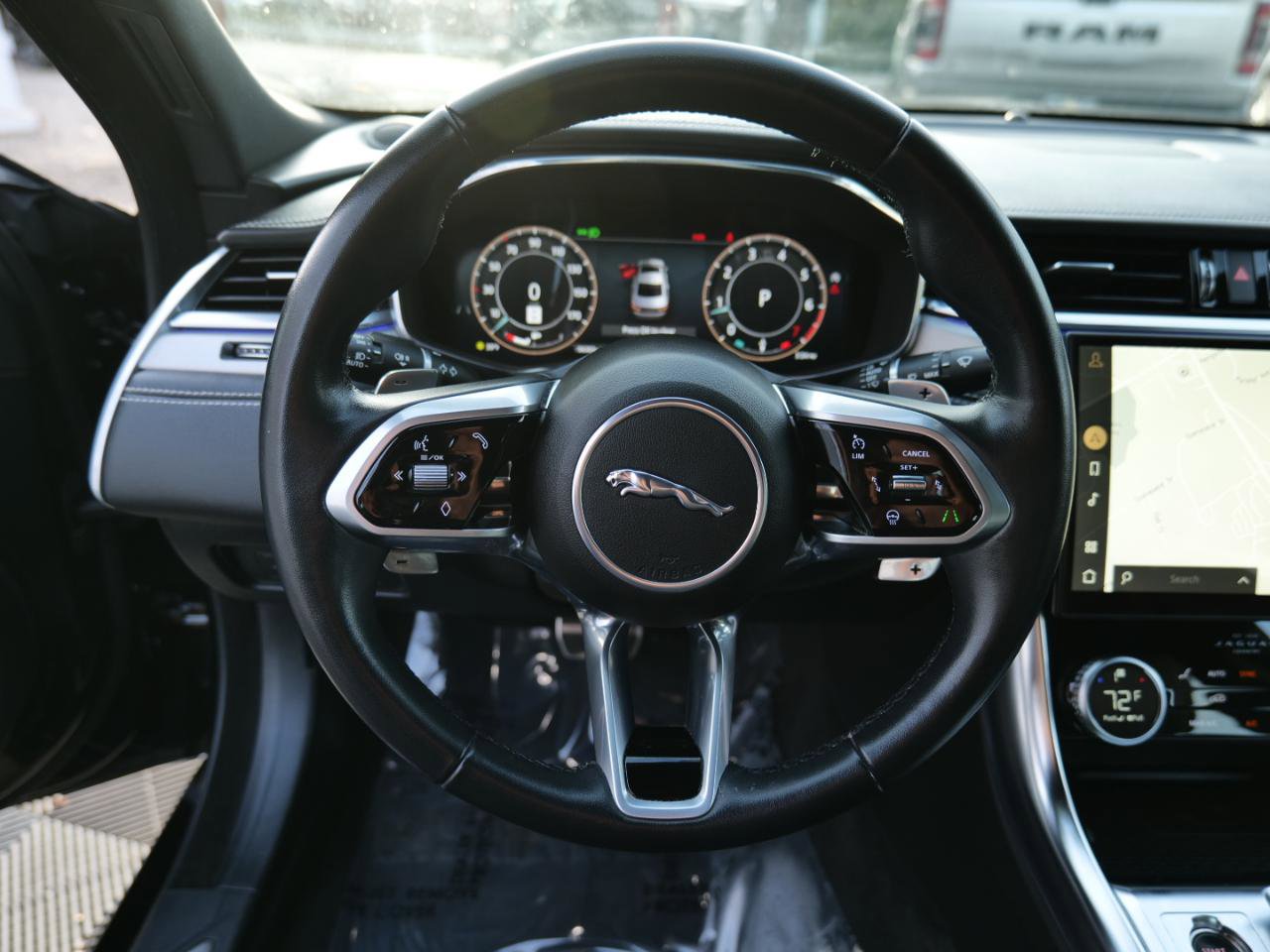 Used 2024 Jaguar XF R-Dynamic SE AWD/4WD image 18