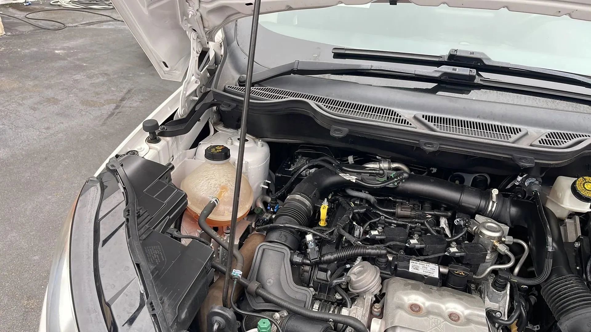 Used 2021 Ford EcoSport SE w/ SE Convenience Package image 31