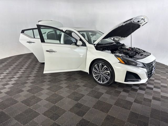 Used 2023 Nissan Altima 2.5 SL image 14