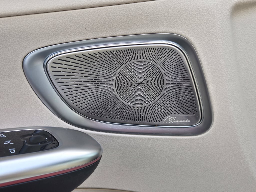 Used 2023 Mercedes-Benz C 300 Sedan image 12