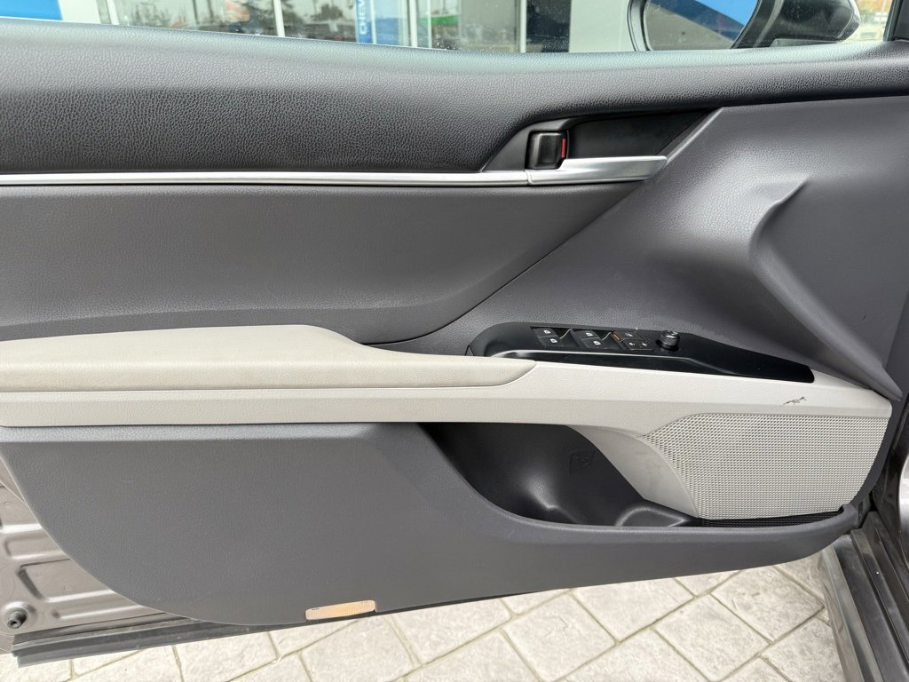 Used 2018 Toyota Camry SE image 21