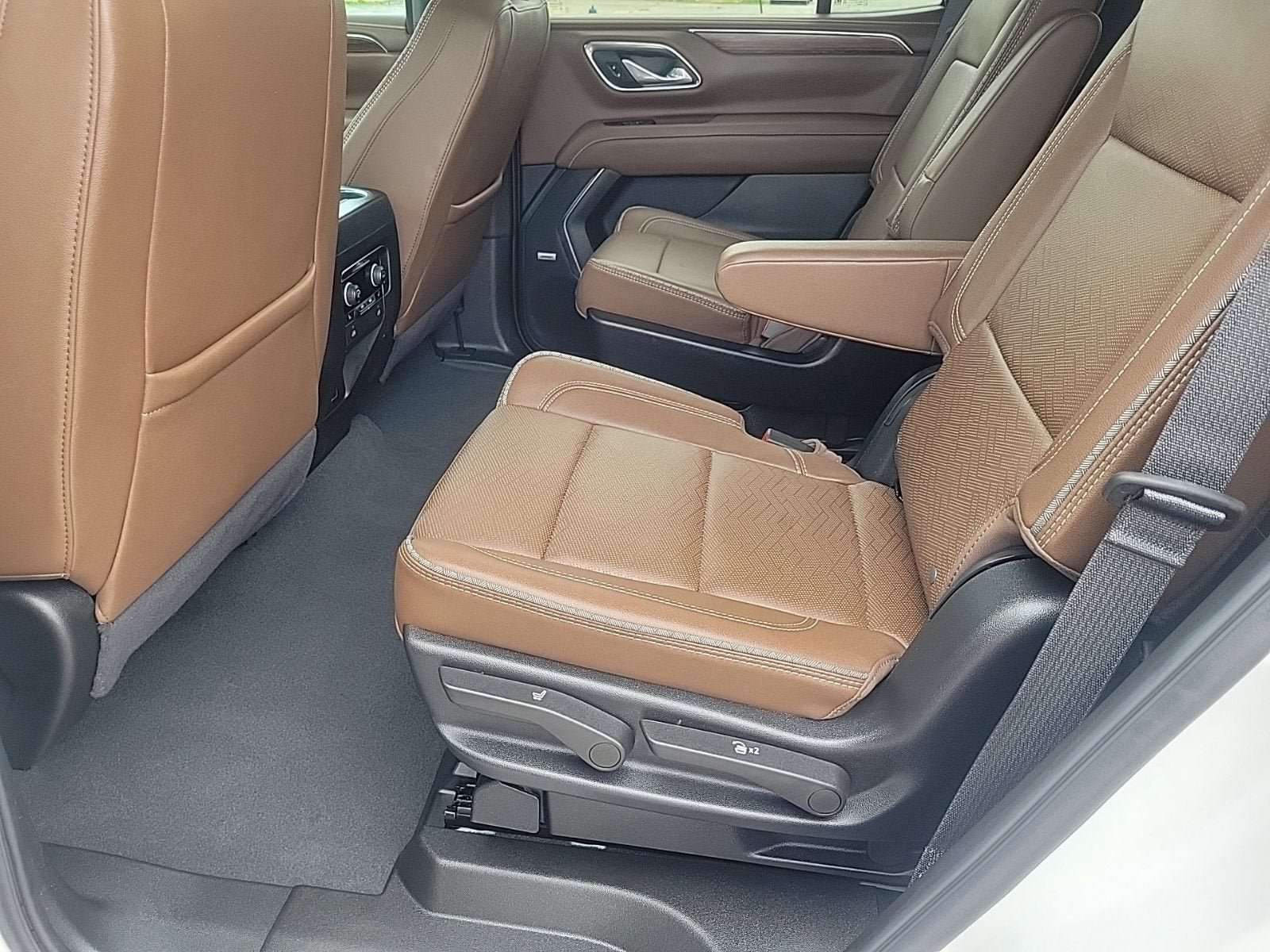 Used 2024 Chevrolet Tahoe High Country w/ Max Trailering Package RWD image 16