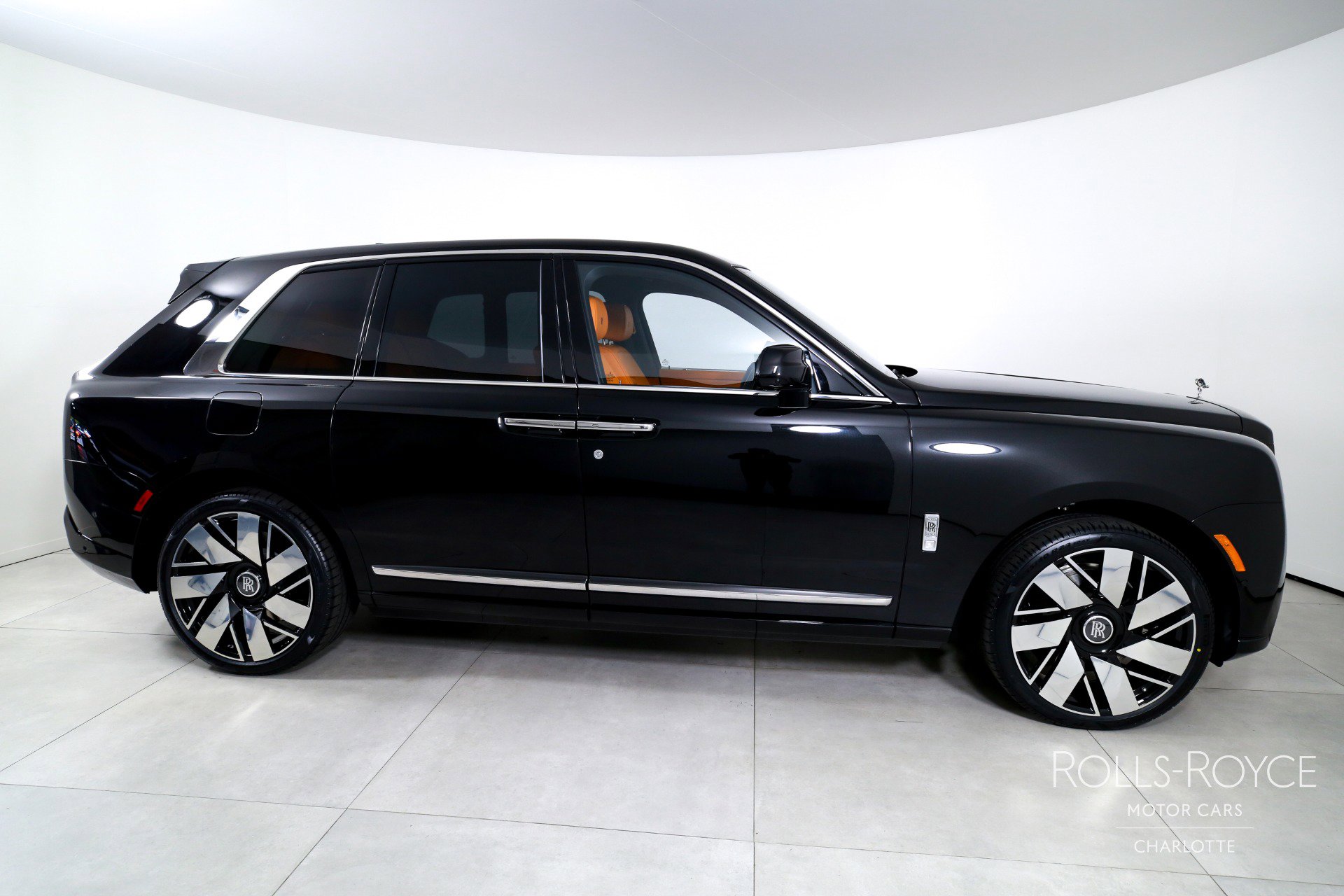 New 2026 Rolls-Royce Cullinan AWD/4WD image 10