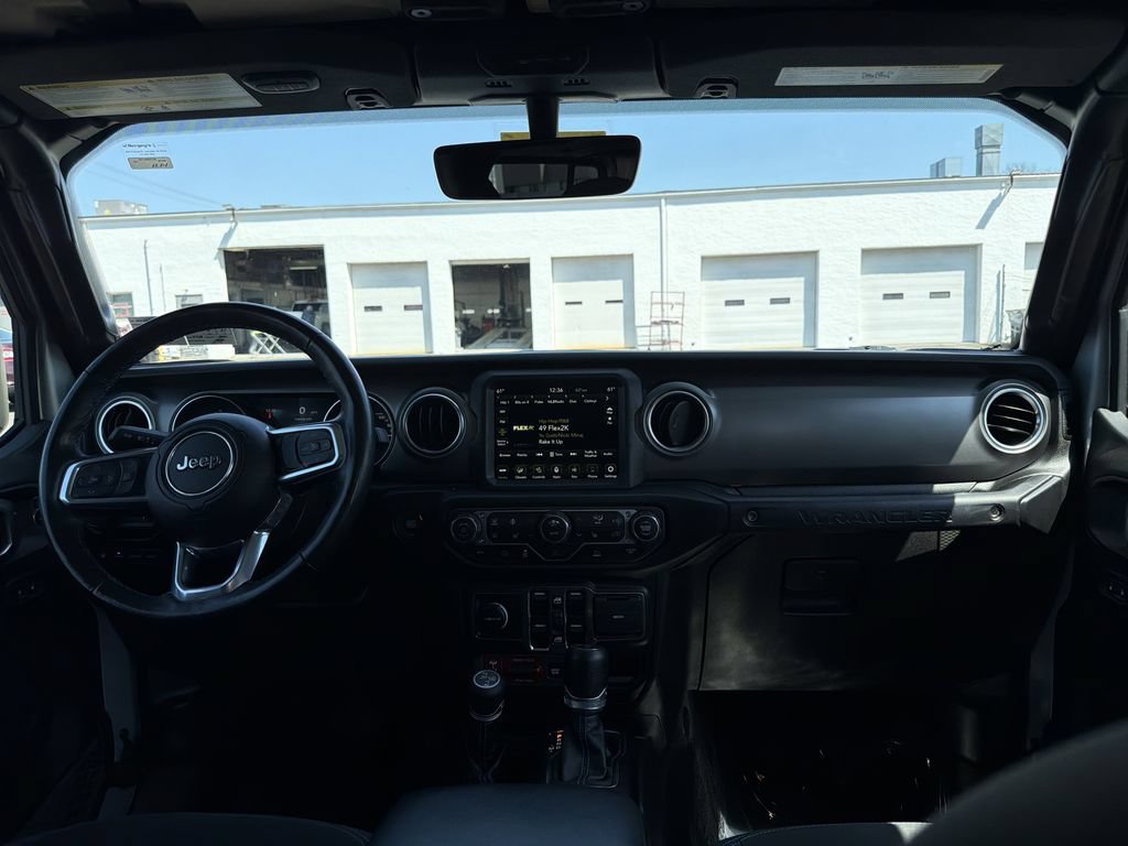 Used 2023 Jeep Wrangler Unlimited Rubicon 4xe w/ Cold Weather Group AWD/4WD image 20