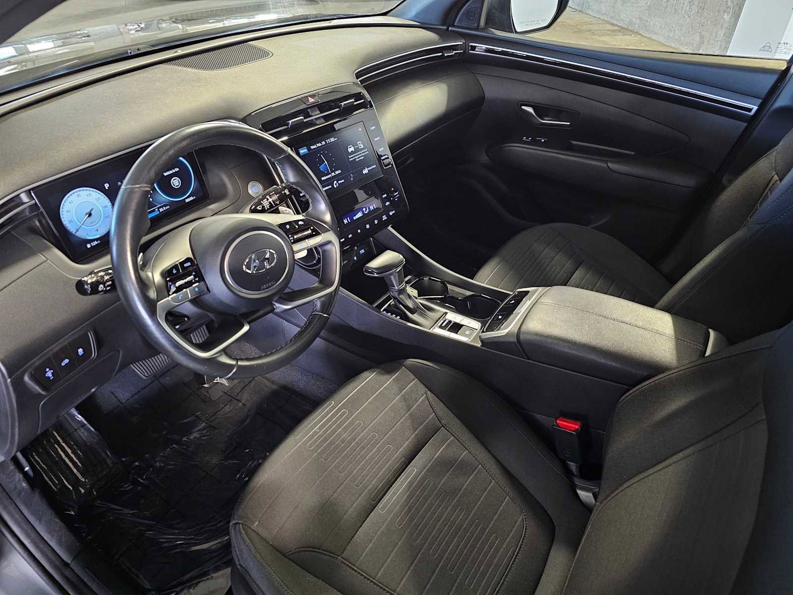 Used 2022 Hyundai Santa Cruz SEL Premium image 2