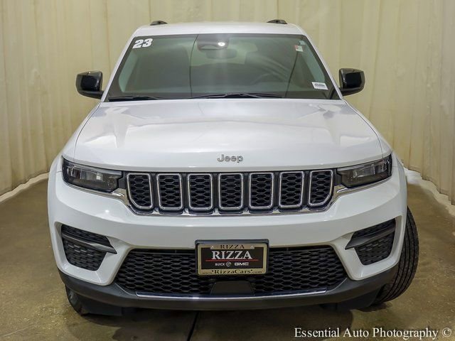Used 2023 Jeep Grand Cherokee Laredo image 6