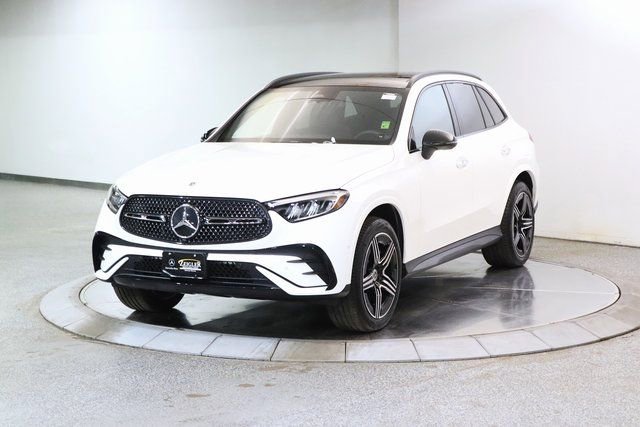 Used 2025 Mercedes-Benz GLC 350e 4MATIC w/ AMG Line image 13