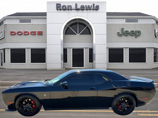 Used 2015 Dodge Challenger SRT Hellcat RWD image 1