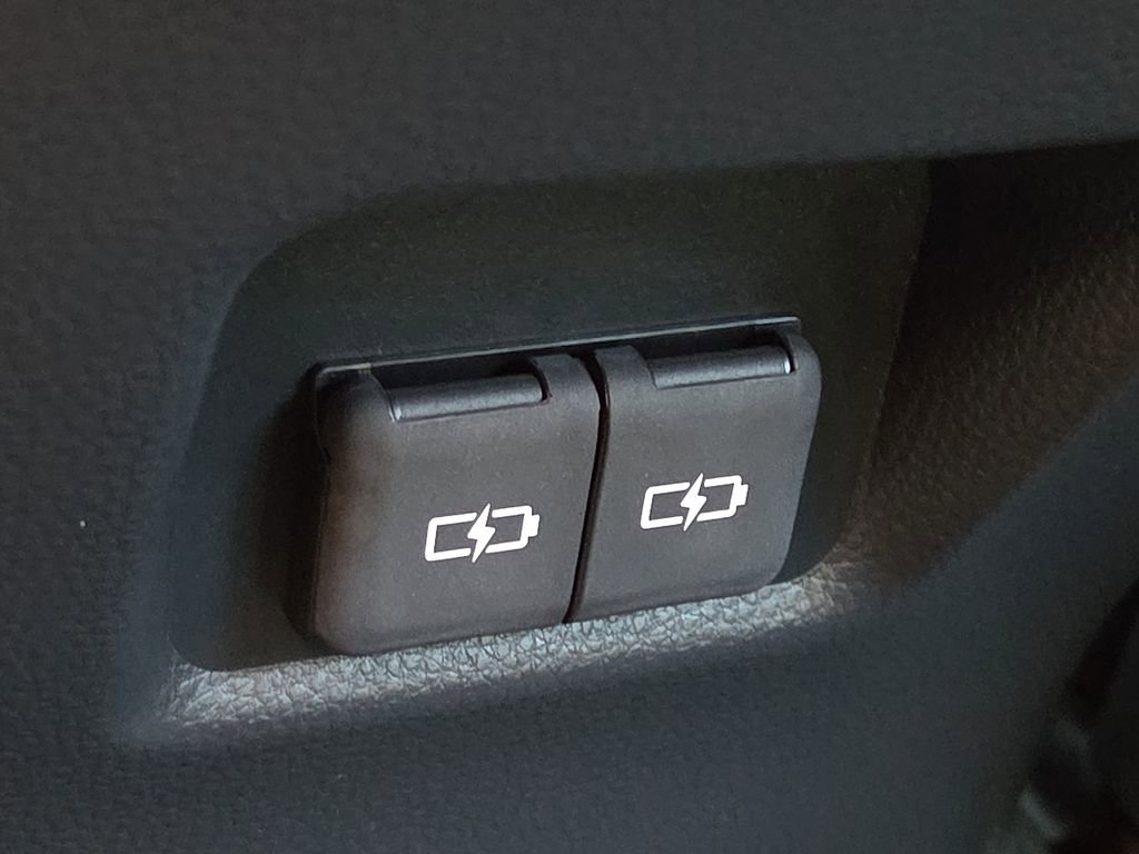 New 2025 Toyota RAV4 SE image 13