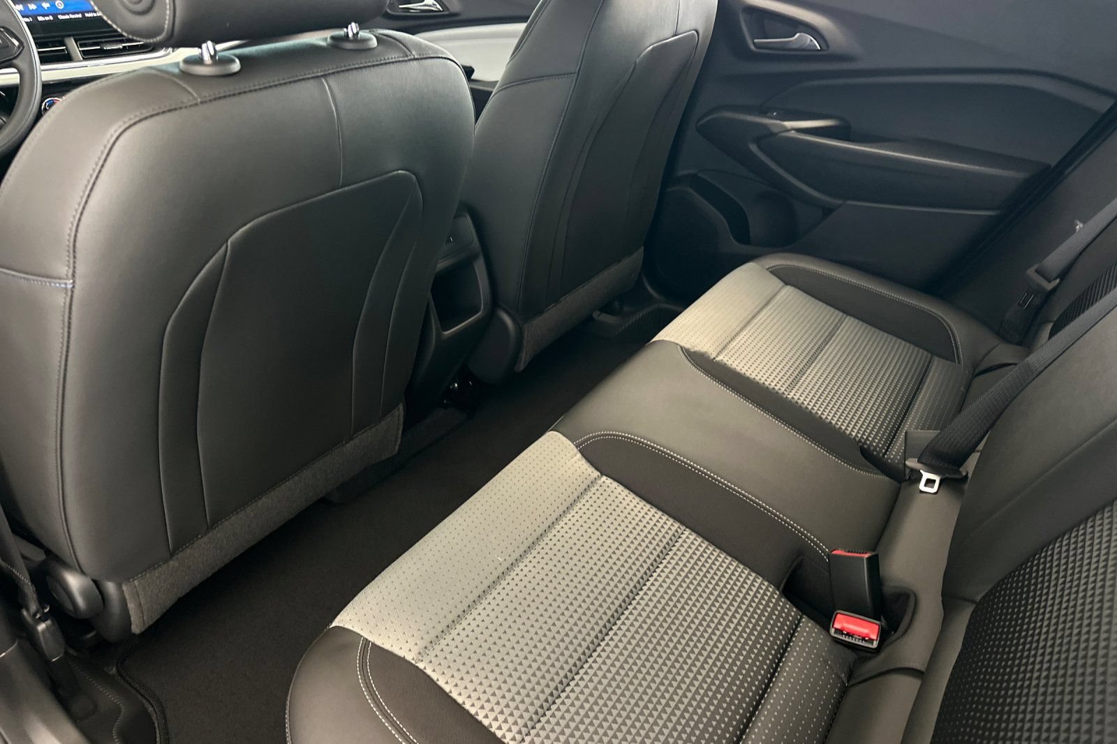 New 2026 Chevrolet Trax LT FWD image 12