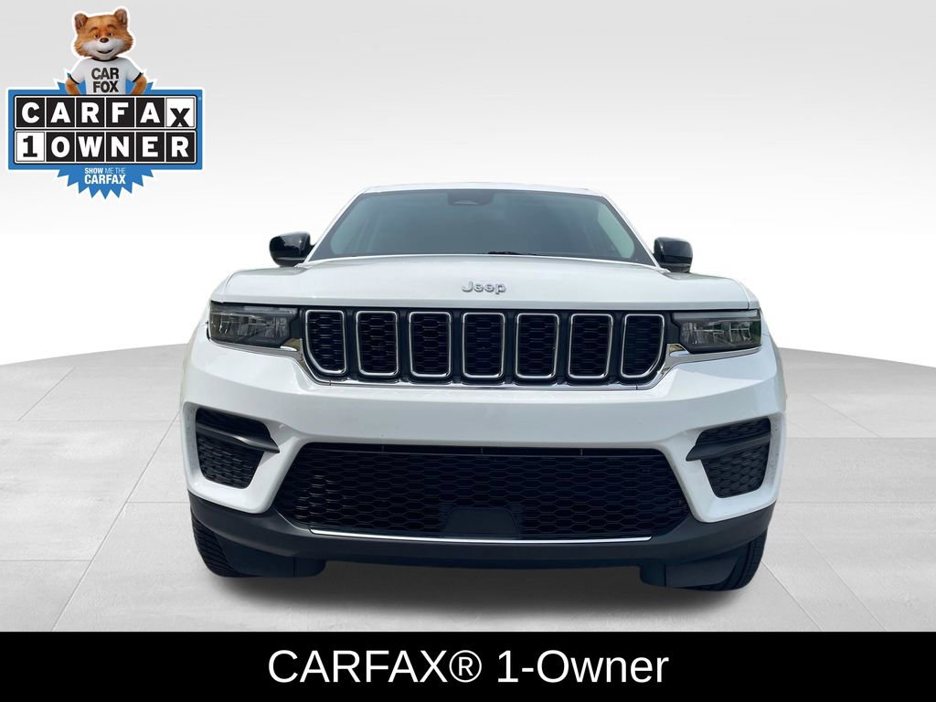 Used 2023 Jeep Grand Cherokee Laredo X AWD/4WD image 2