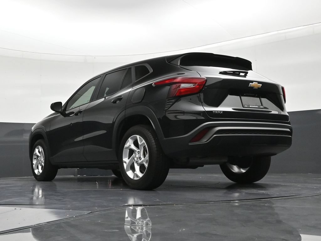 Used 2024 Chevrolet Trax LS w/ LS Convenience Package FWD image 22