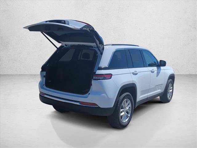 Used 2025 Jeep Grand Cherokee Laredo X w/ Luxury Tech Group I image 8