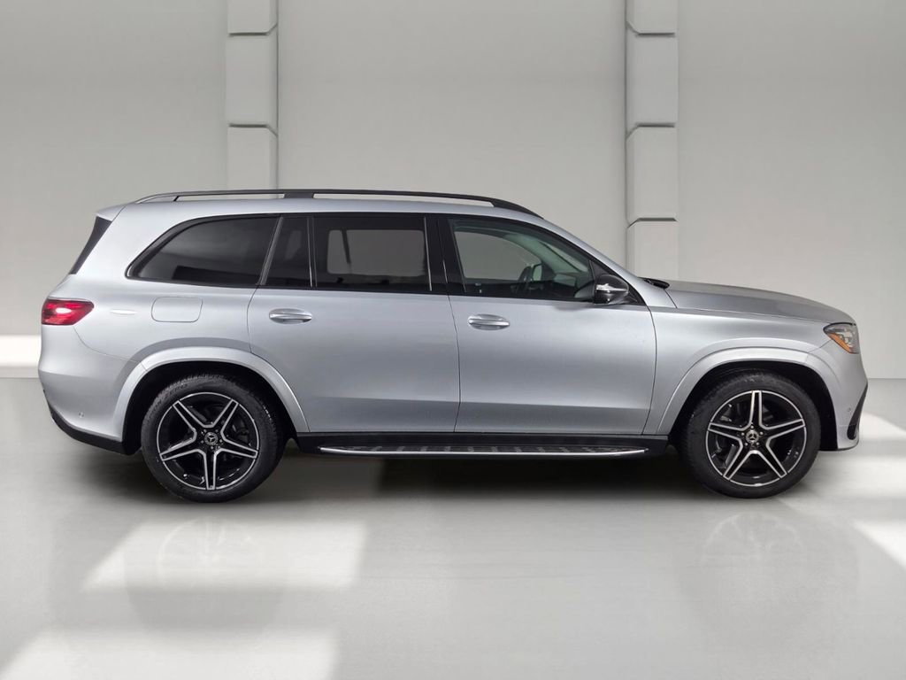 Used 2026 Mercedes-Benz GLS 450 4MATIC image 4