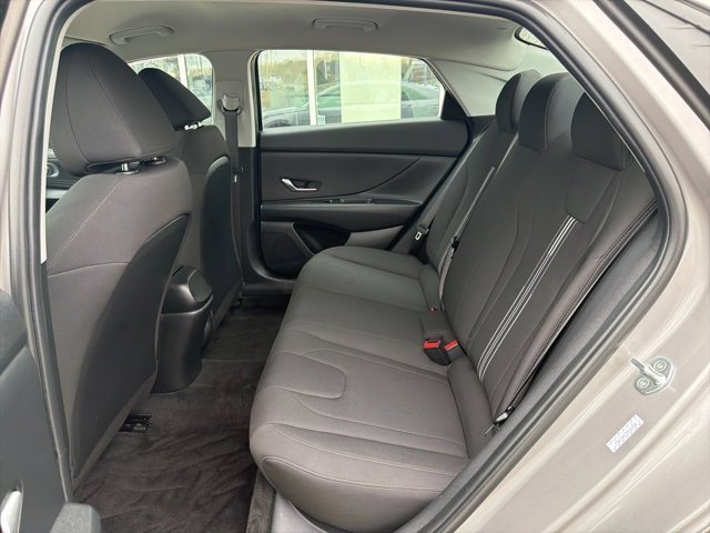 Certified 2022 Hyundai Elantra SEL image 28