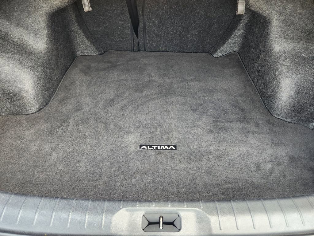 Used 2025 Nissan Altima 2.5 SV FWD image 31