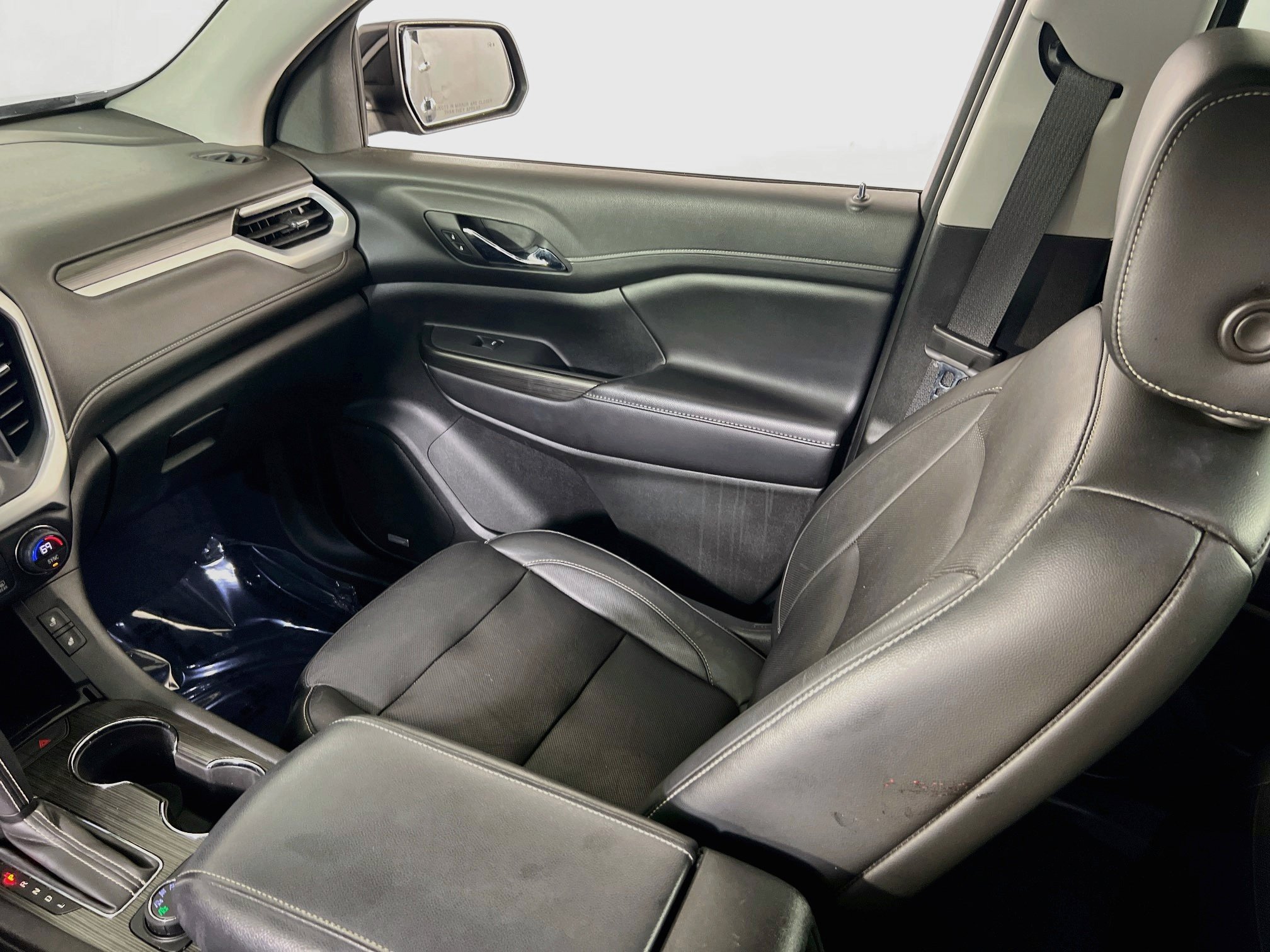 Used 2019 GMC Acadia SLT w/ LPO, Floor Liner Package AWD/4WD image 25