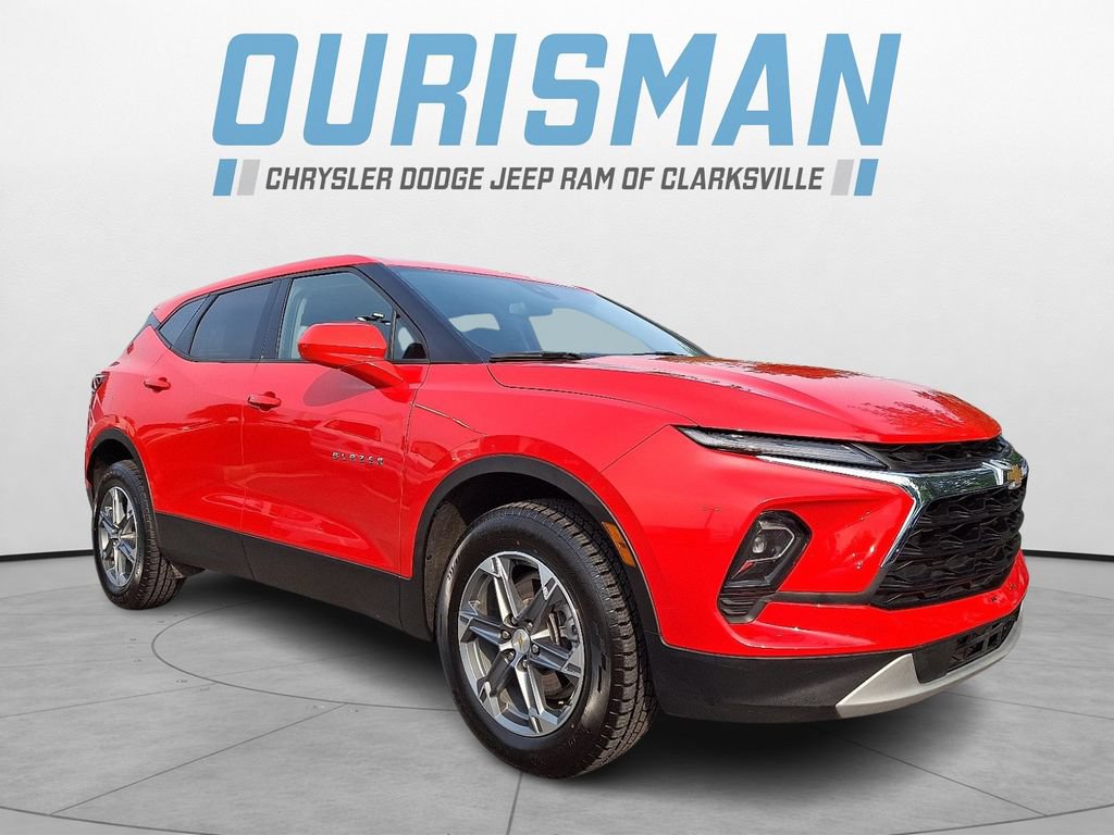 Used 2025 Chevrolet Blazer LT AWD/4WD image 1