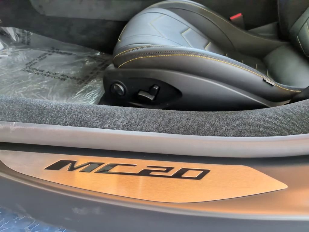 New 2024 Maserati MC20 Cielo image 21