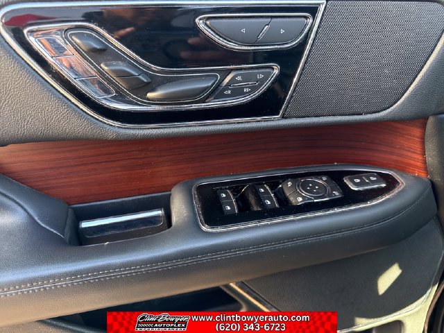 Used 2022 Lincoln Navigator Reserve AWD/4WD image 12