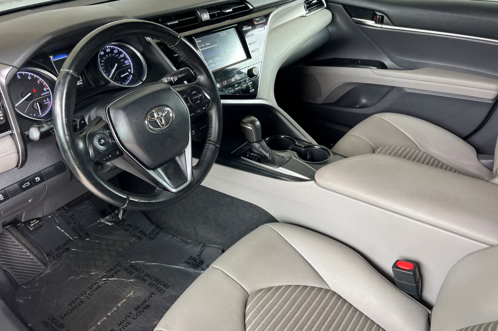 Used 2018 Toyota Camry SE FWD image 11