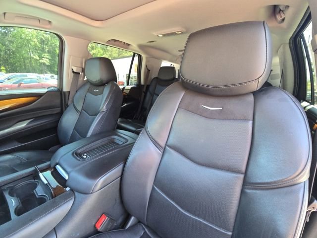 Used 2019 Cadillac Escalade Luxury image 24