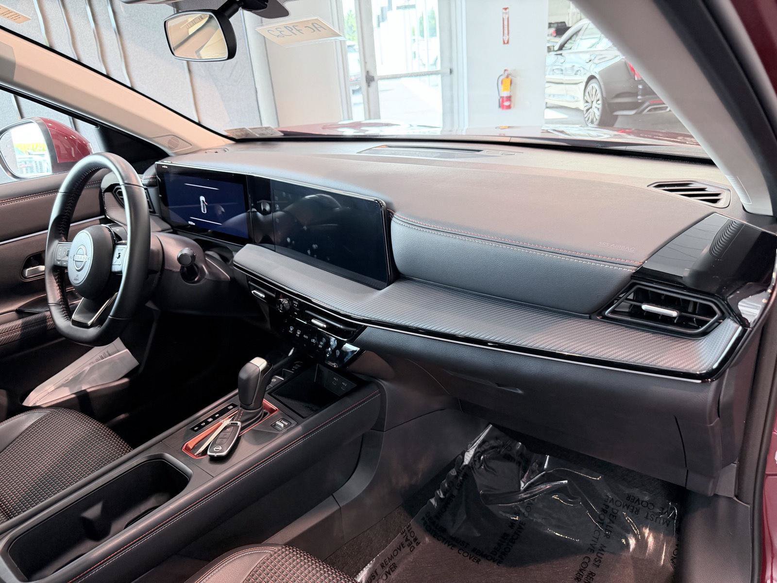 Used 2025 Nissan Kicks SR AWD/4WD image 31