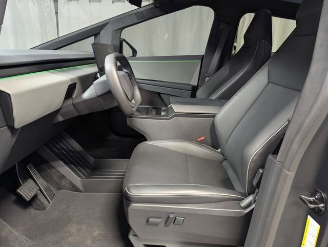 Used 2024 Tesla Cybertruck AWD Crew Cab image 10