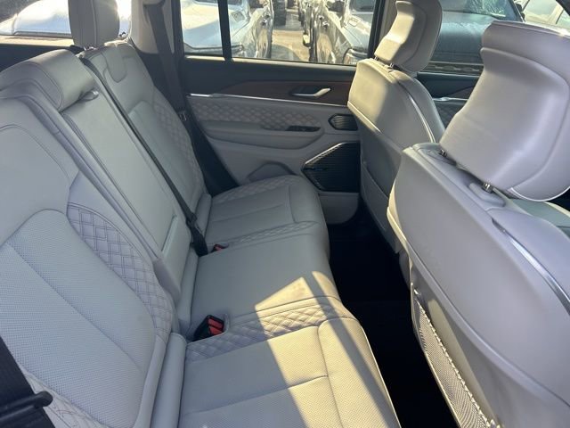 Used 2023 Jeep Grand Cherokee Summit image 8