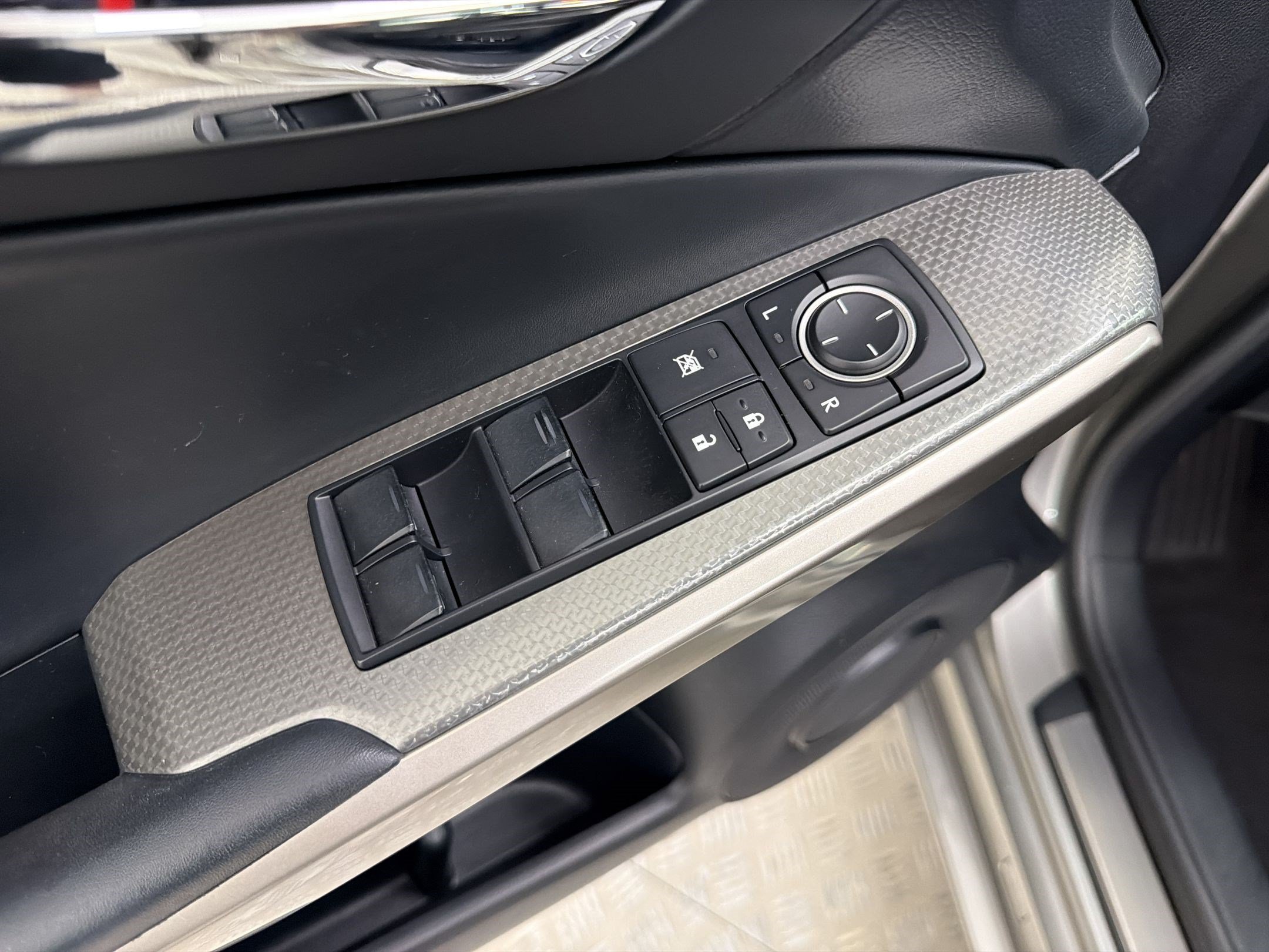 Used 2016 Lexus IS 200t w/ F Sport Package RWD image 13