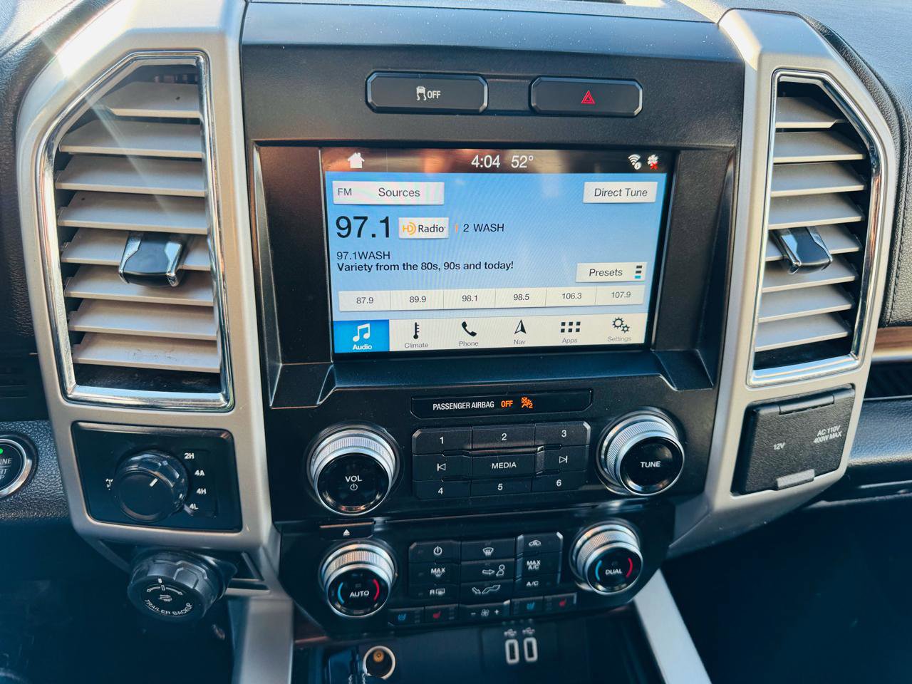 Used 2016 Ford F150 Lariat w/ Equipment Group 502A Luxury image 11