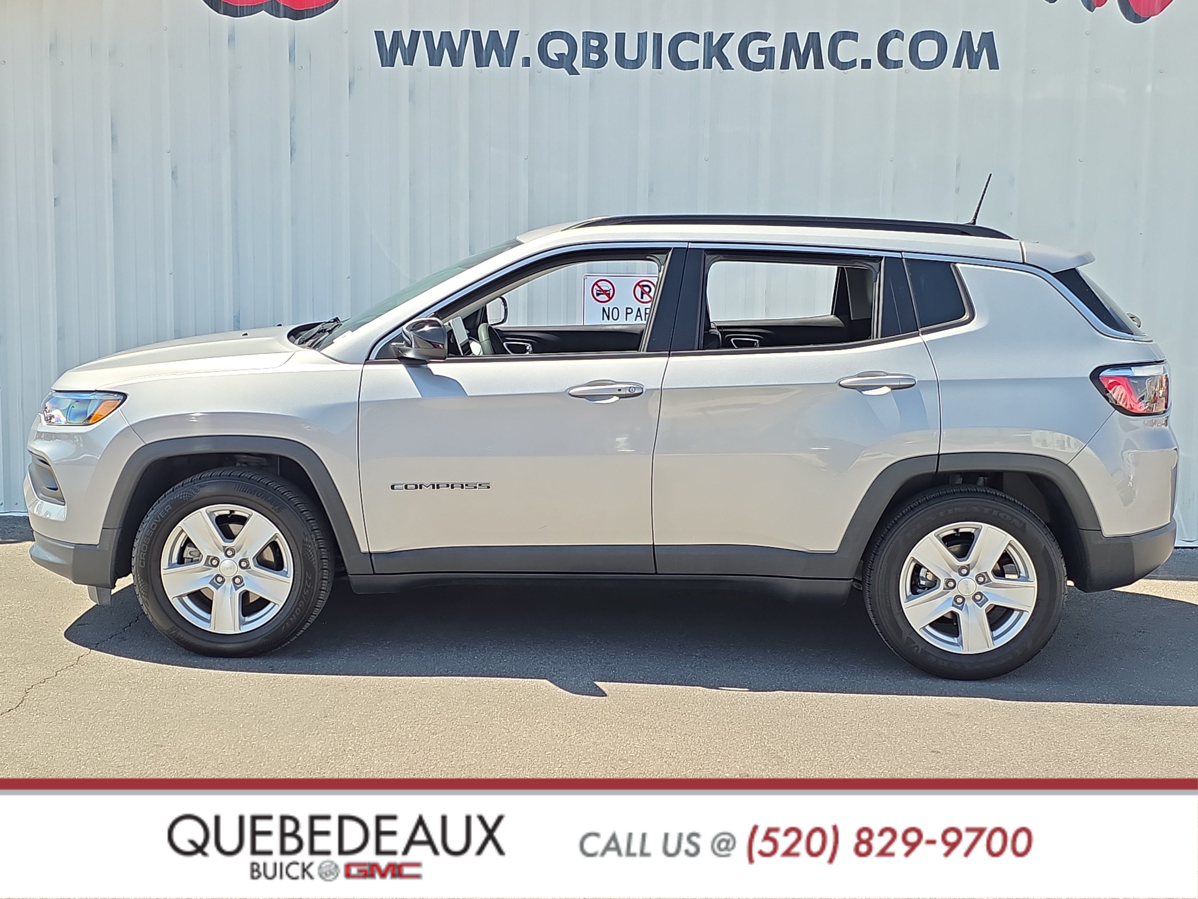 Used 2022 Jeep Compass Latitude FWD image 4