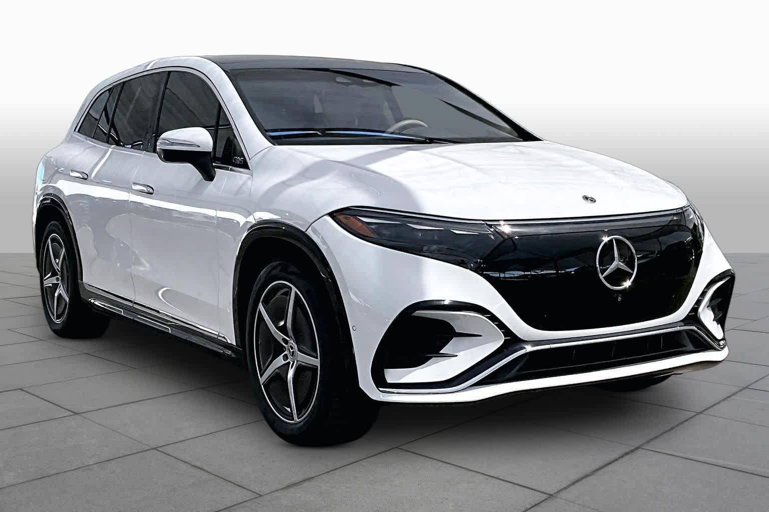 Used 2023 Mercedes-Benz EQS 580 4MATIC SUV image 2