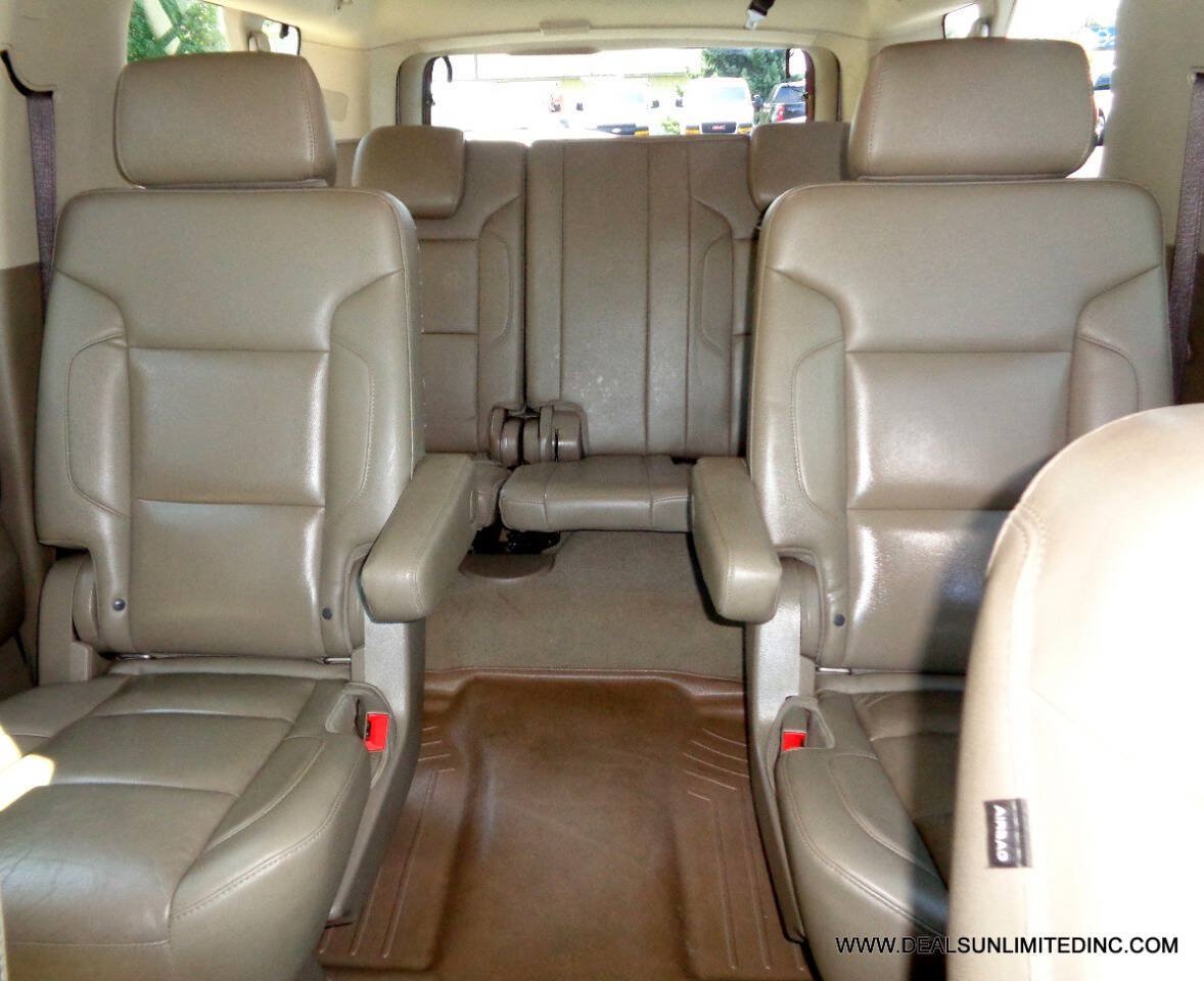 Used 2019 Chevrolet Suburban LT AWD/4WD image 19