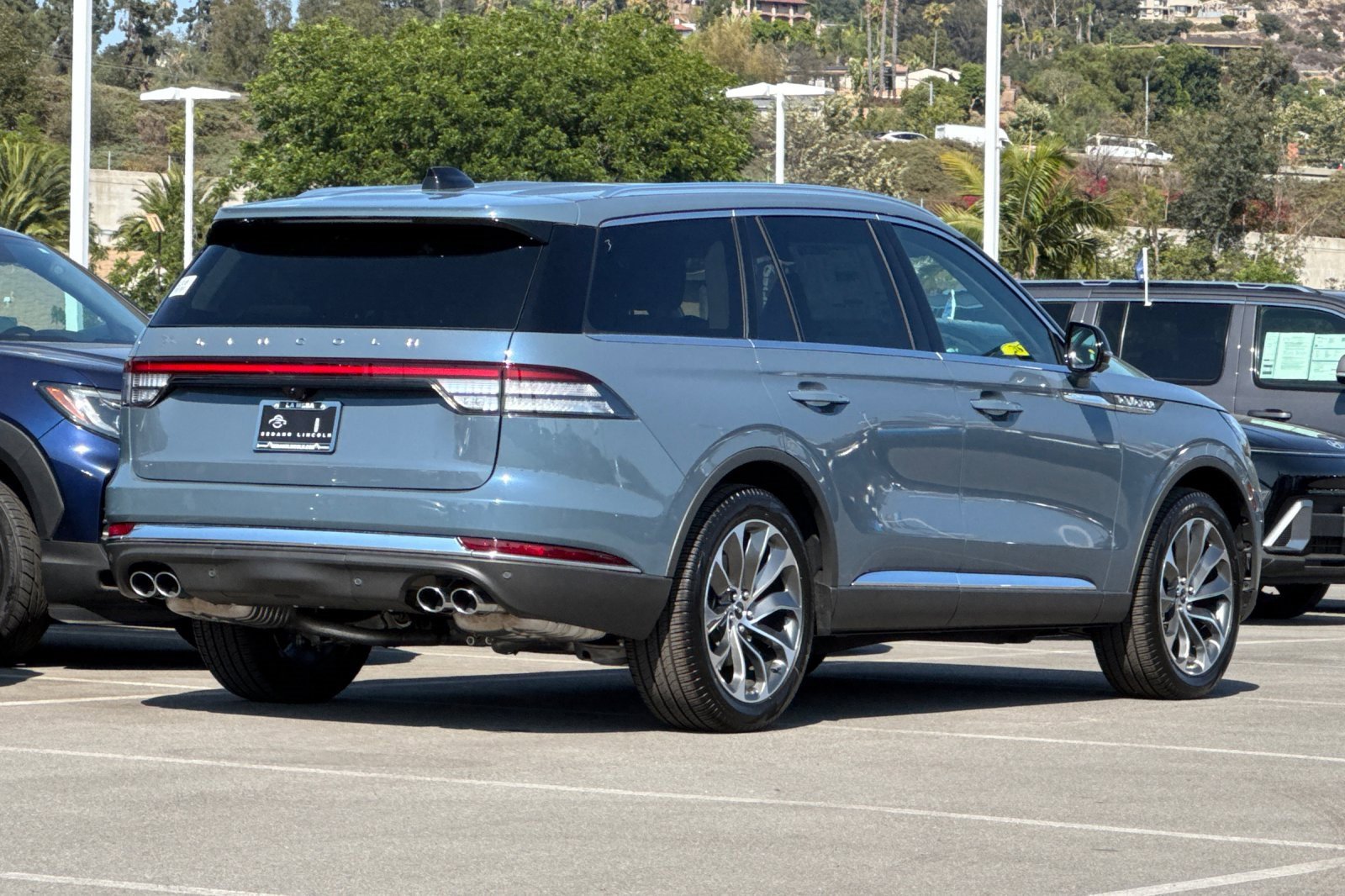 New 2025 Lincoln Aviator Reserve image 3