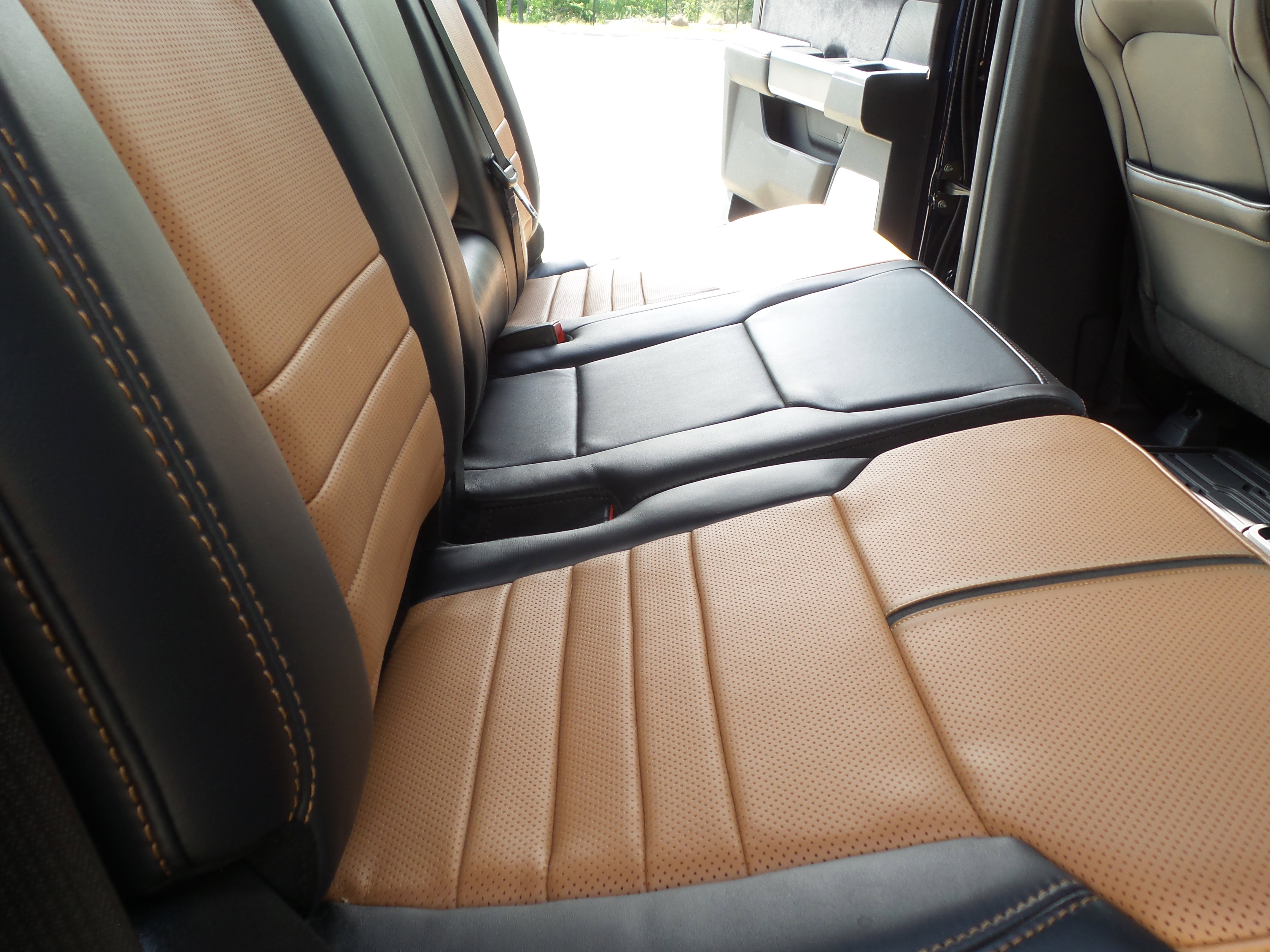 Used 2024 Ford F350 Platinum w/ FX4 Off-Road Package image 47