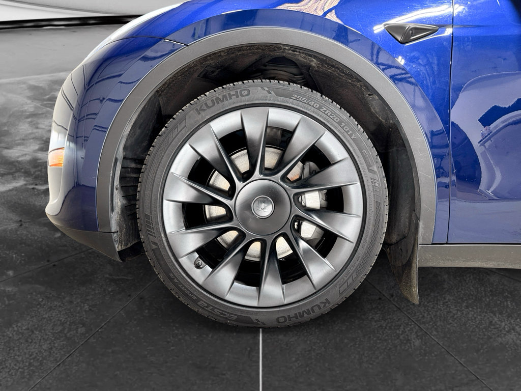 Used 2024 Tesla Model Y Long Range AWD/4WD image 28