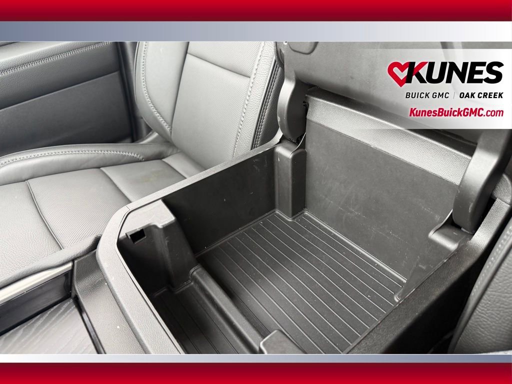 Used 2024 GMC Yukon Denali w/ Advanced Technology Package AWD/4WD image 24