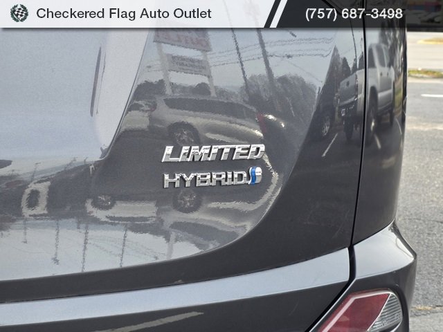 Used 2017 Toyota RAV4 Limited image 18