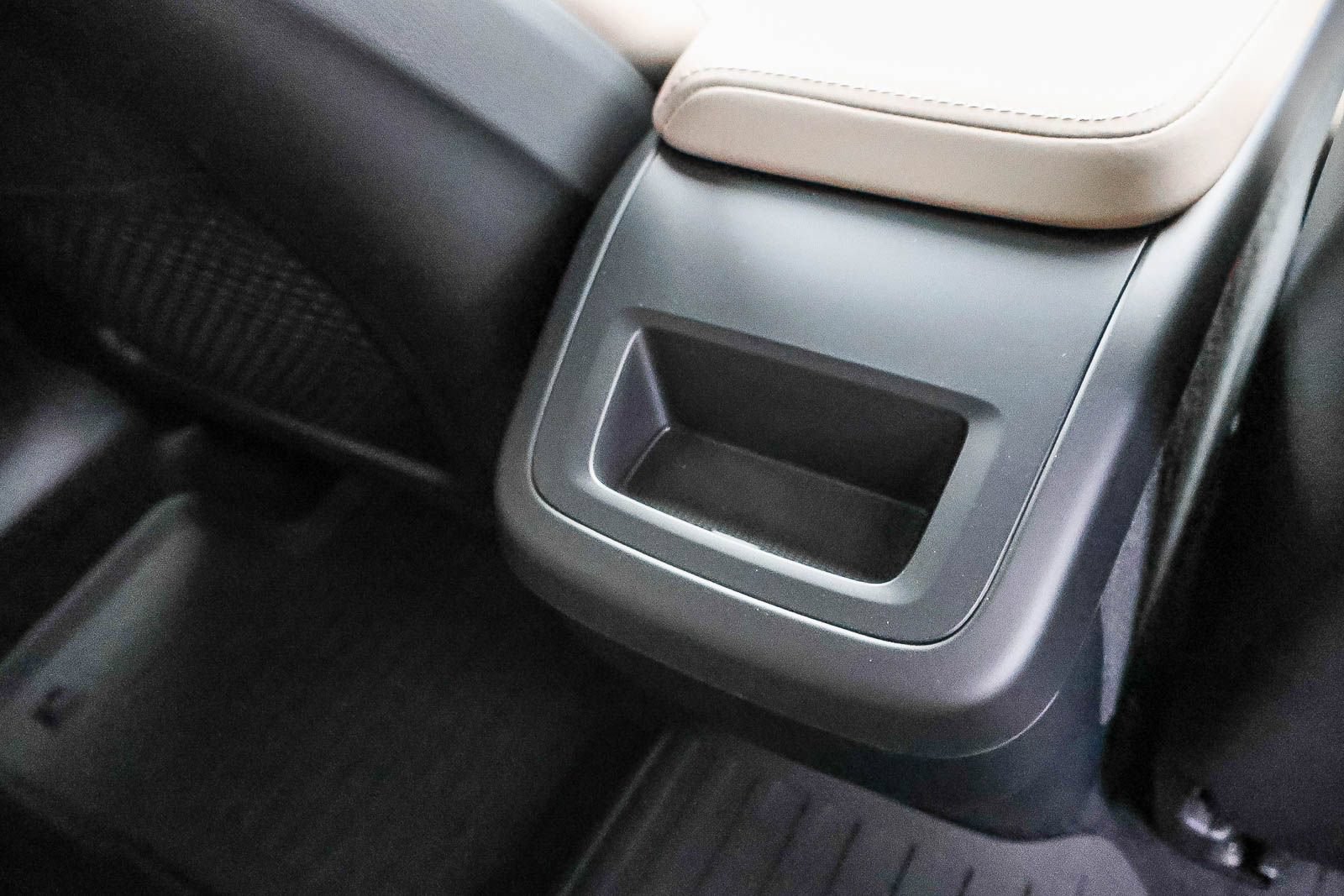 New 2027 Volvo XC60 B5 Plus AWD/4WD image 21
