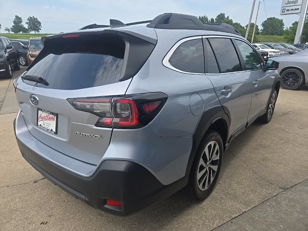 Used 2023 Subaru Outback Premium AWD/4WD image 13