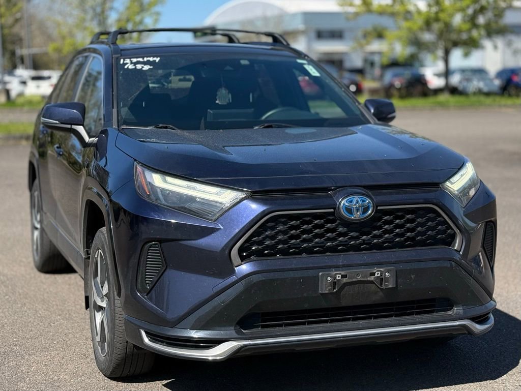 Used 2023 Toyota RAV4 SE w/ Weather & Moonroof Package image 7