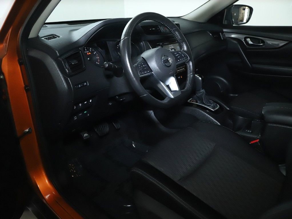 Used 2019 Nissan Rogue SV image 18