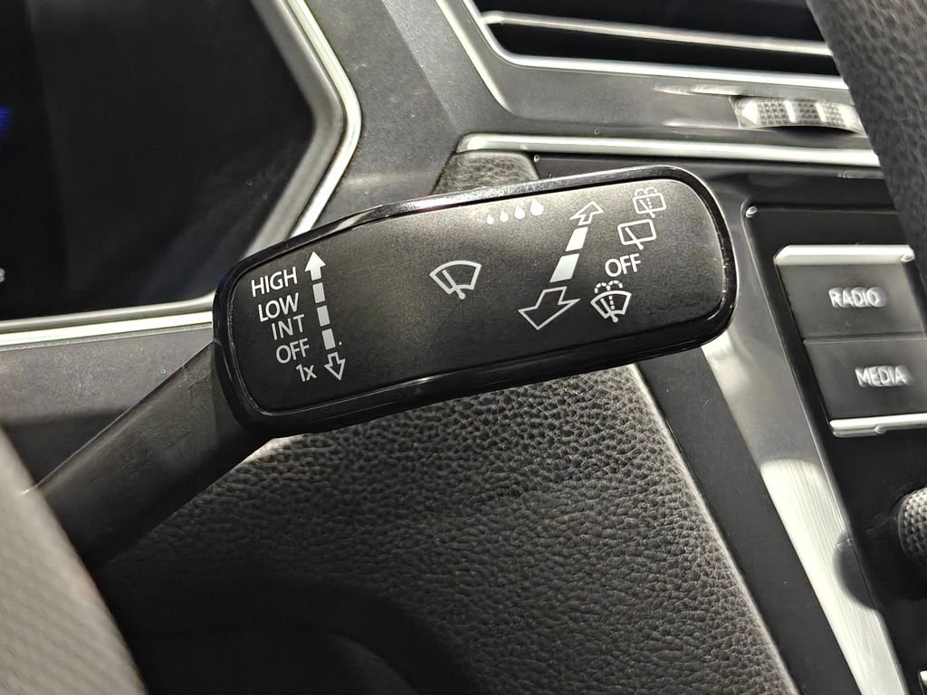 Used 2022 Volkswagen Tiguan S image 11